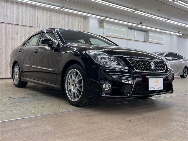 CROWN sedan