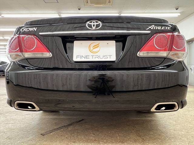 CROWN sedan