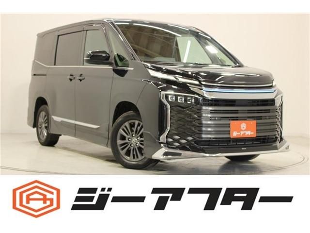 VOXY HYBRID 4WD