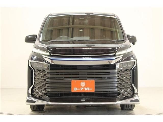 VOXY HYBRID 4WD