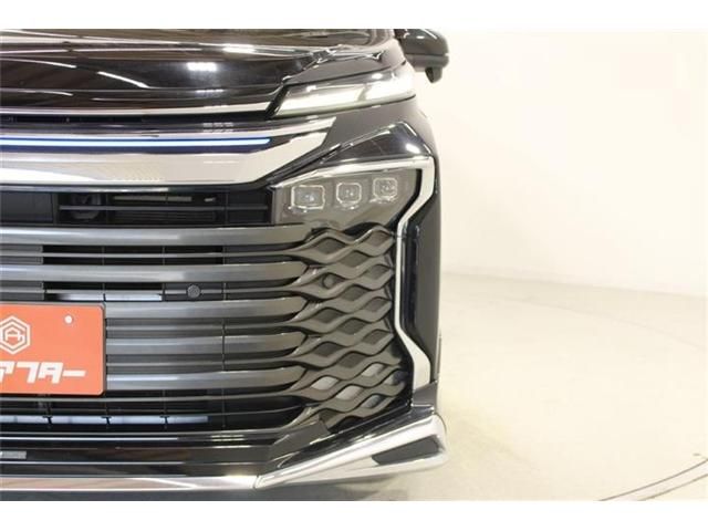 VOXY HYBRID 4WD