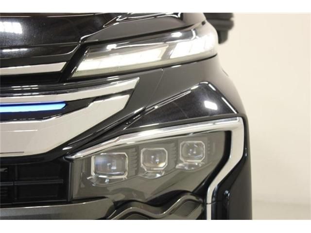 VOXY HYBRID 4WD