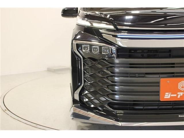 VOXY HYBRID 4WD
