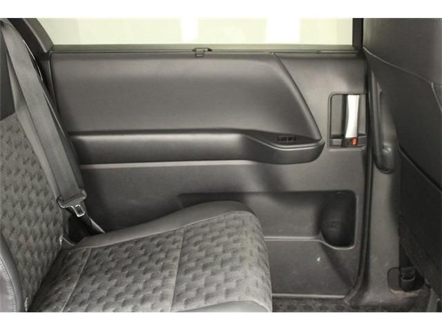 VOXY HYBRID 4WD