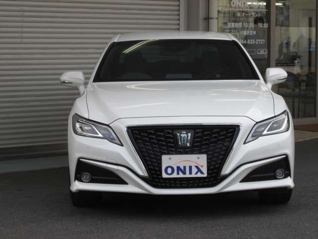 CROWN sedan hybrid