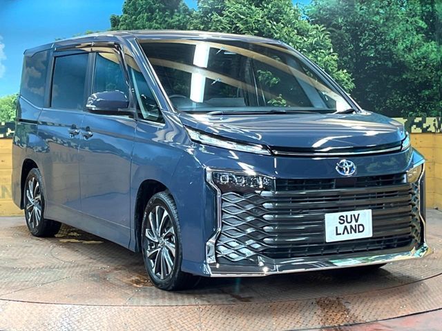 VOXY HYBRID