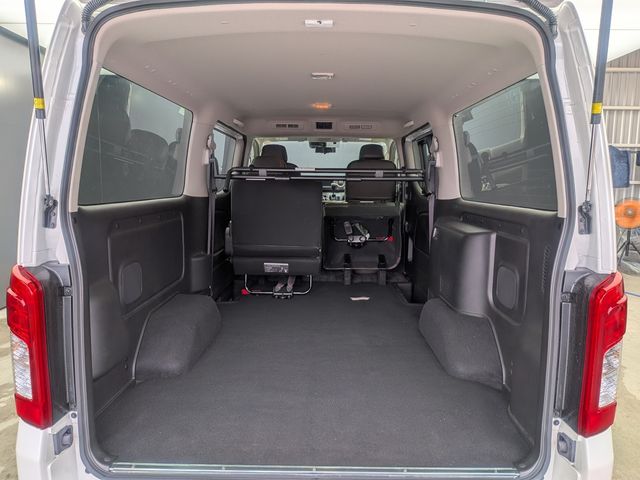 CARAVAN van 2WD