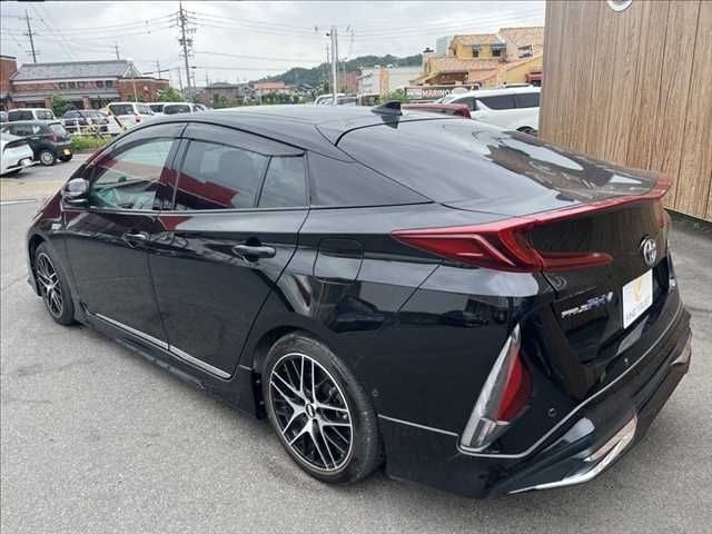 PRIUS PHV