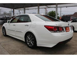 CROWN sedan hybrid