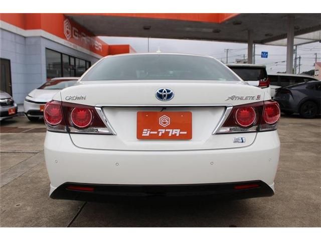 CROWN sedan hybrid