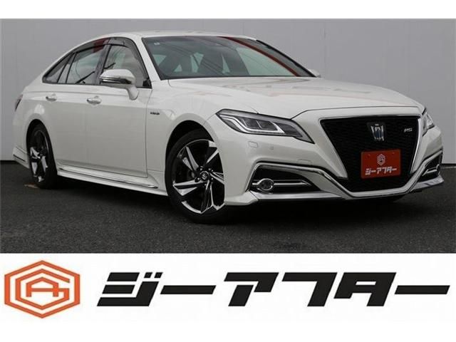 CROWN sedan hybrid