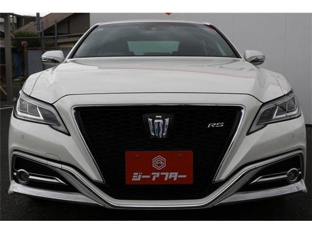 CROWN sedan hybrid