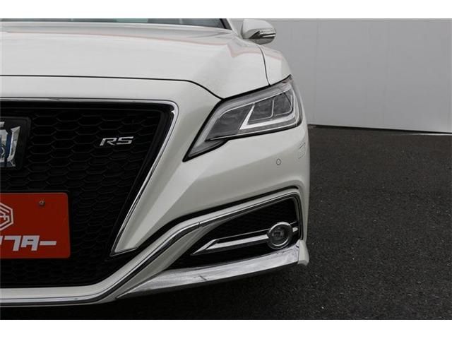 CROWN sedan hybrid