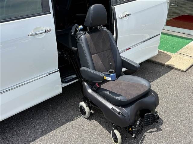 ESTIMA HYBRID 4WD