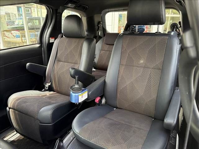 ESTIMA HYBRID 4WD