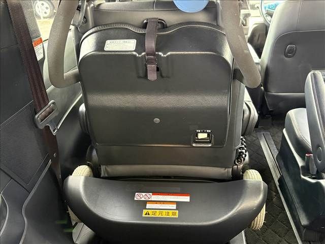 ESTIMA HYBRID 4WD