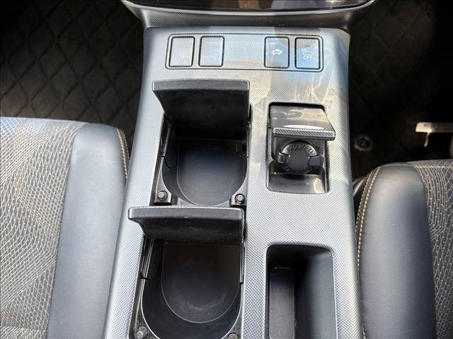 ESTIMA HYBRID 4WD