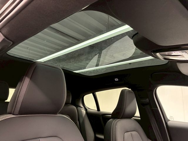 VOLVO C40