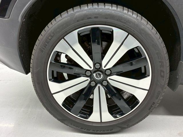 VOLVO C40
