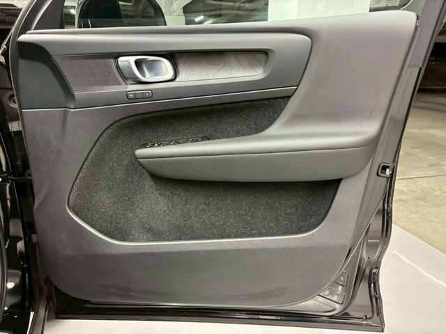 VOLVO C40