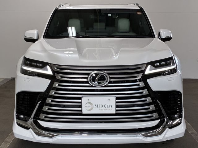 LEXUS LX600