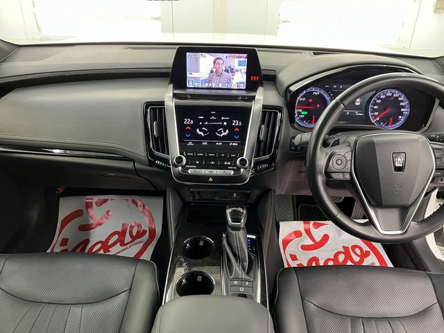 CROWN sedan hybrid 4WD