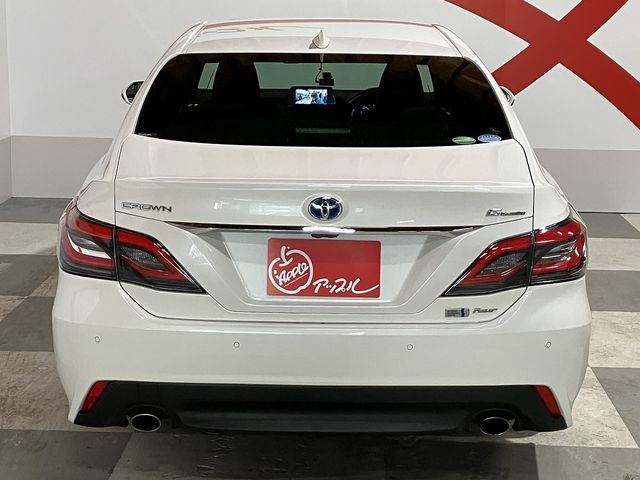 CROWN sedan hybrid 4WD