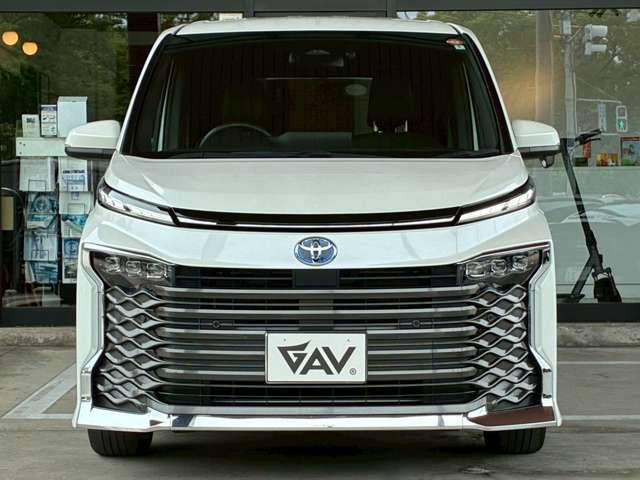 VOXY HYBRID