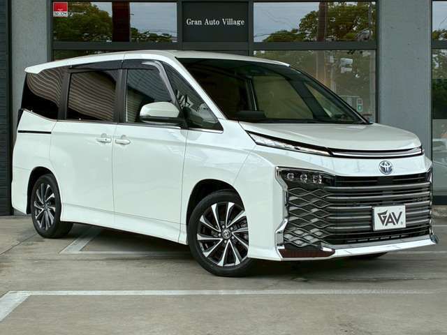 VOXY HYBRID