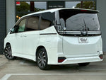 VOXY HYBRID