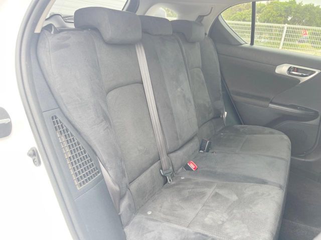 LEXUS CT200h