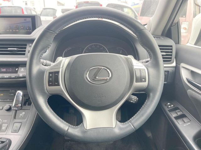 LEXUS CT200h