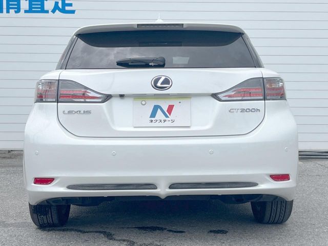 LEXUS CT200h