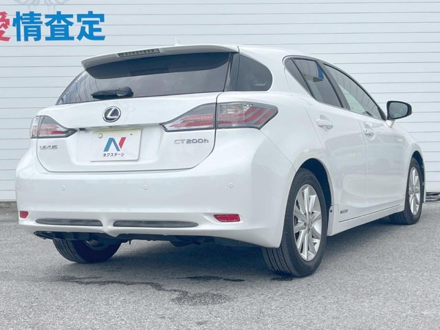 LEXUS CT200h