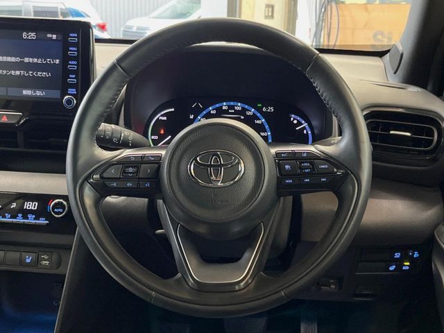 YARIS CROSS HYBRID