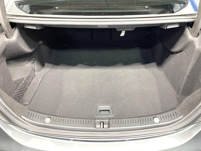 MERCEDES BENZ E class sedan