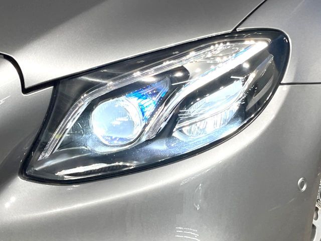 MERCEDES BENZ E class sedan