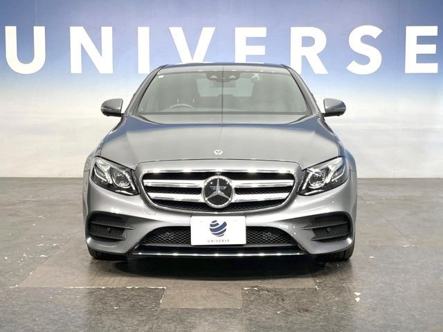 MERCEDES BENZ E class sedan