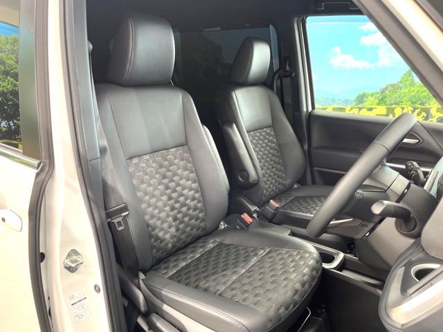 VOXY HYBRID
