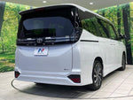 VOXY HYBRID