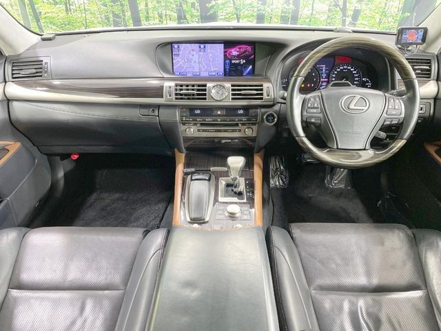 LEXUS LS600h