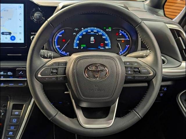 VOXY HYBRID