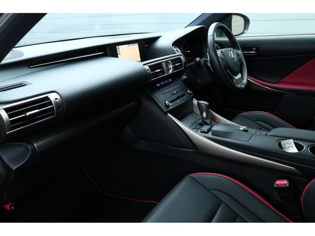 LEXUS IS300h