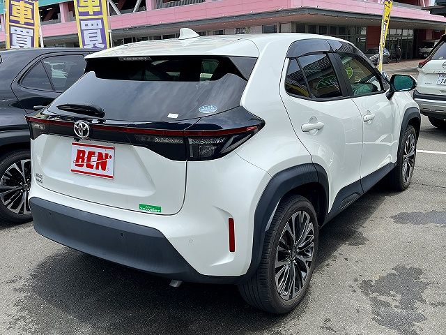 YARIS CROSS