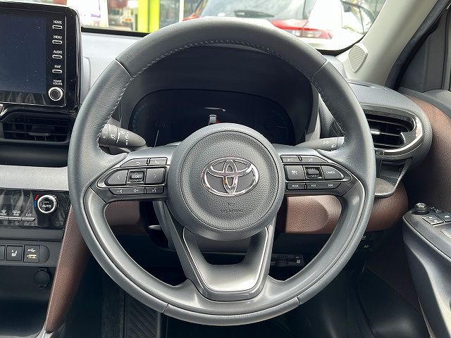 YARIS CROSS