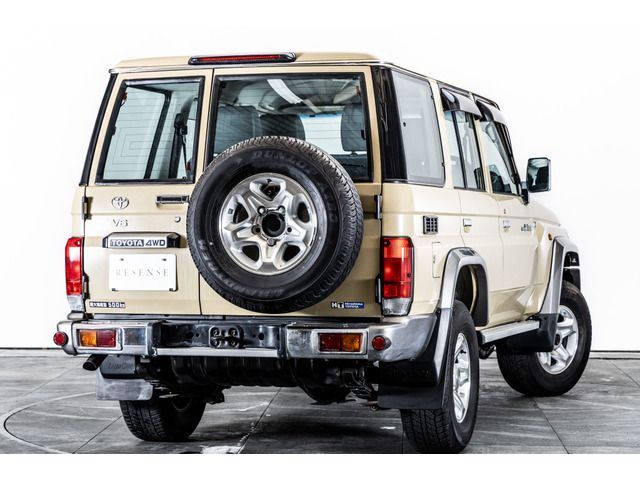 LANDCRUISER van