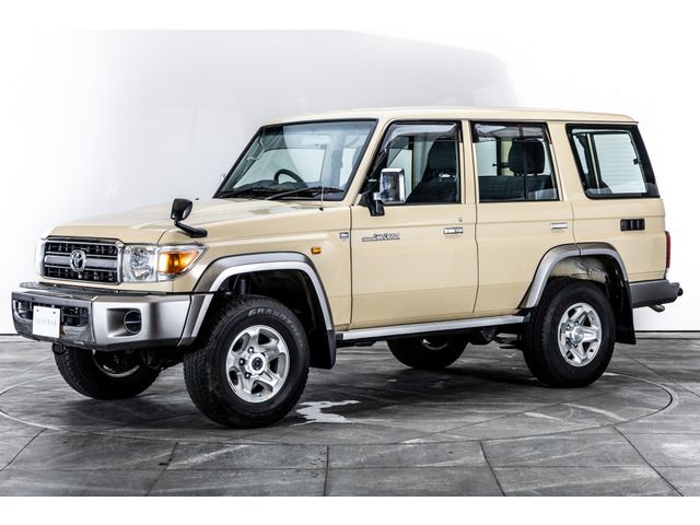 LANDCRUISER van