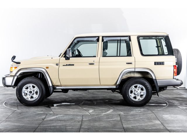 LANDCRUISER van