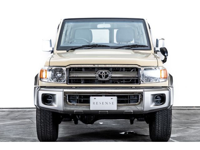 LANDCRUISER van