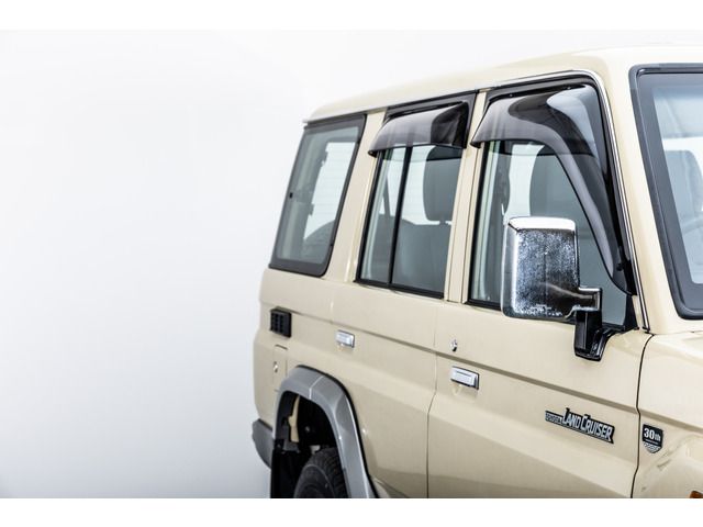 LANDCRUISER van